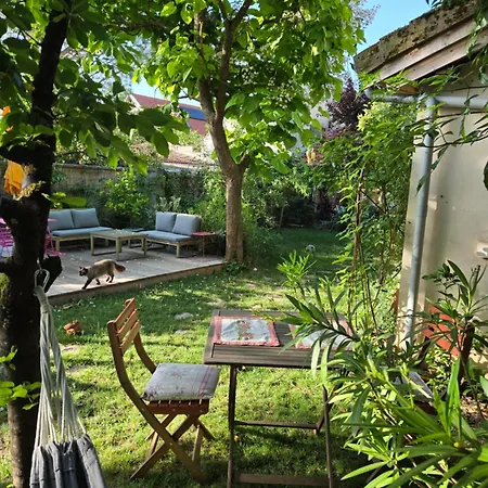 Le Clos Du Moulin Dijon, Piscine, La Campagne A La Ville, Proche Centre Historique Bed & Breakfast